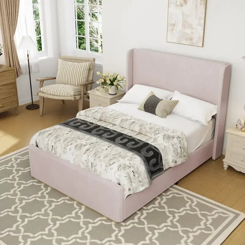 Letto imbottito con struttura in velluto a coste, testiera con orecchie, pediera alta, grigio chiaro